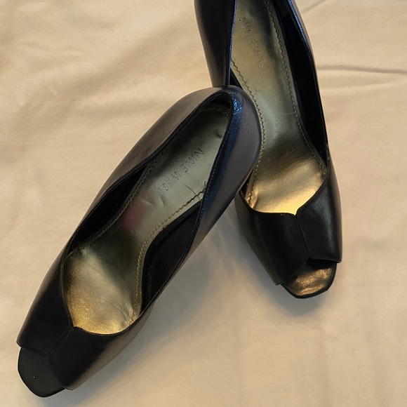 Nine West Black Platform Heel - Picture 1 of 4